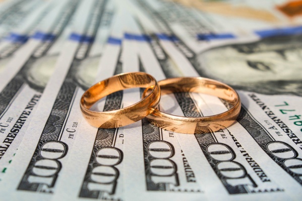 結婚指輪の予算はどれぐらい？？購入するときのポイント